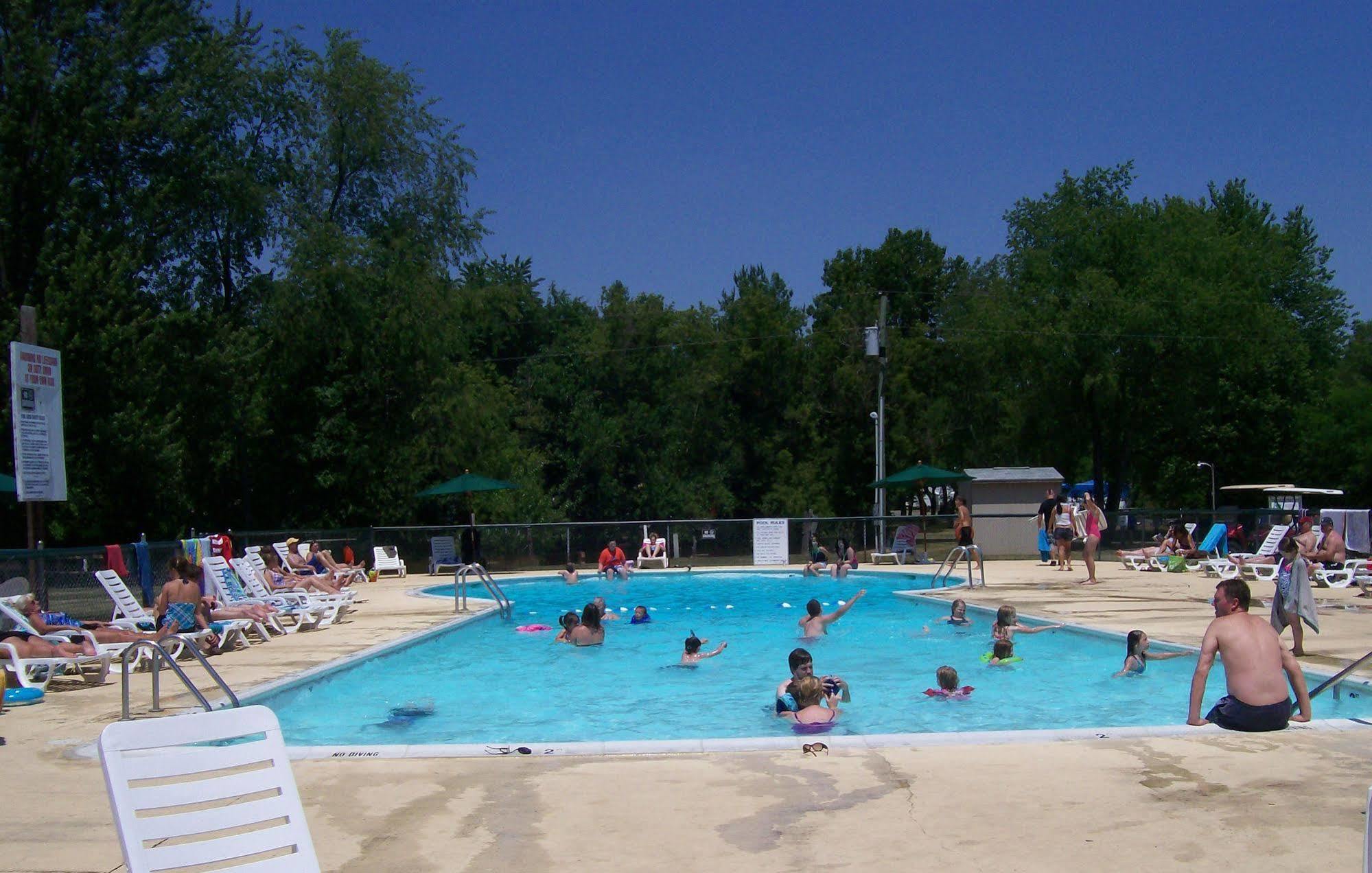 Twin Mills Rv Resort Howe 外观 照片